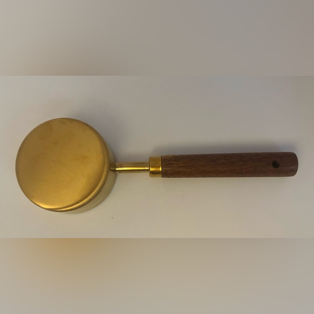 8 Piece Measuring Cups and Spoons Gold Colored Metal with Wooden Handles - Picture 10 of 13